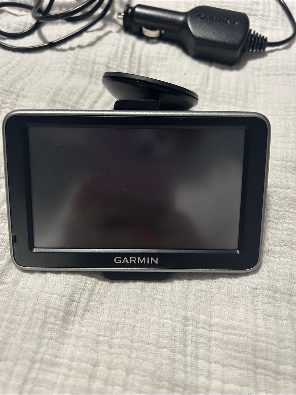 Garmin Nuvi 2300 with charger and mount